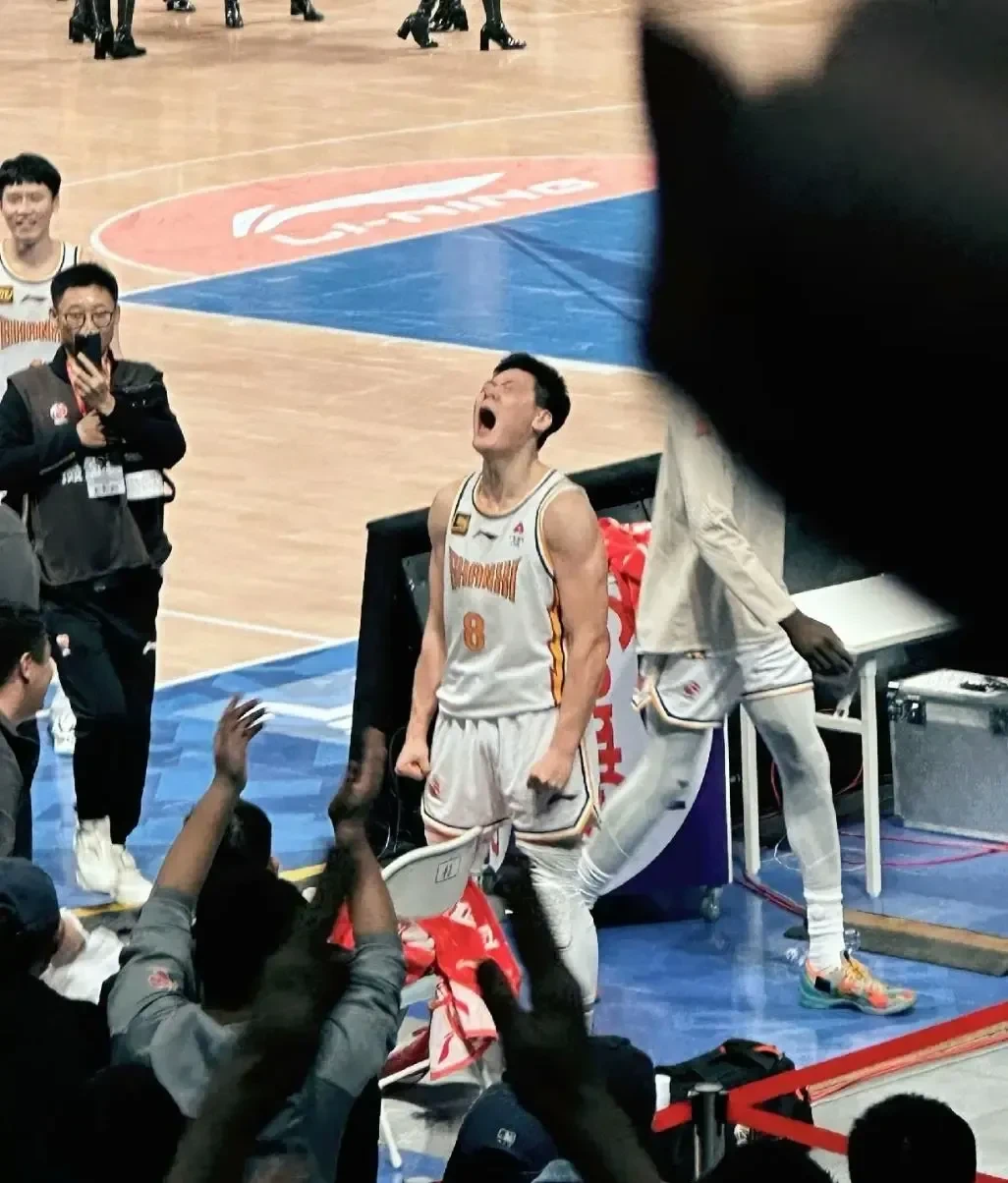 今夜体能课后,山东男篮手感冰凉备战NBA季后赛,更衣室稳定,球探报告显示潜力的简单介绍 今夜体能课后,山东男篮手感冰凉备战NBA季后赛,更衣室稳定,球探报告显示潜力的简单介绍