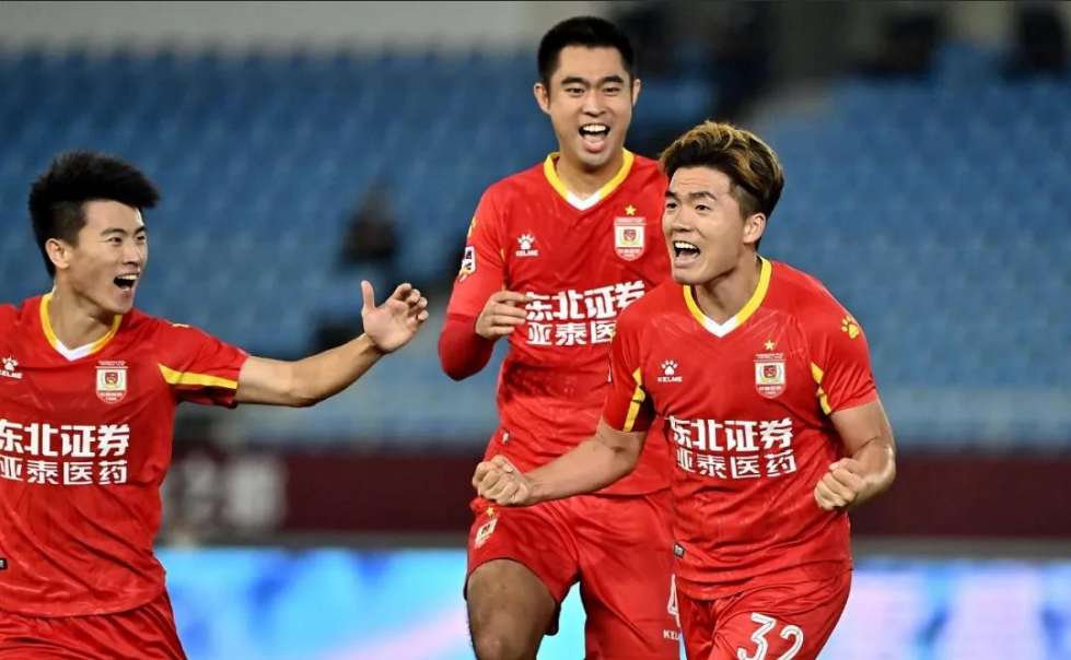 lol攻略-转折点阿斯顿维拉战术微调，亚冠冲刺阶段攻防权衡，悬念犹存，球探报告显示潜力的简单介绍