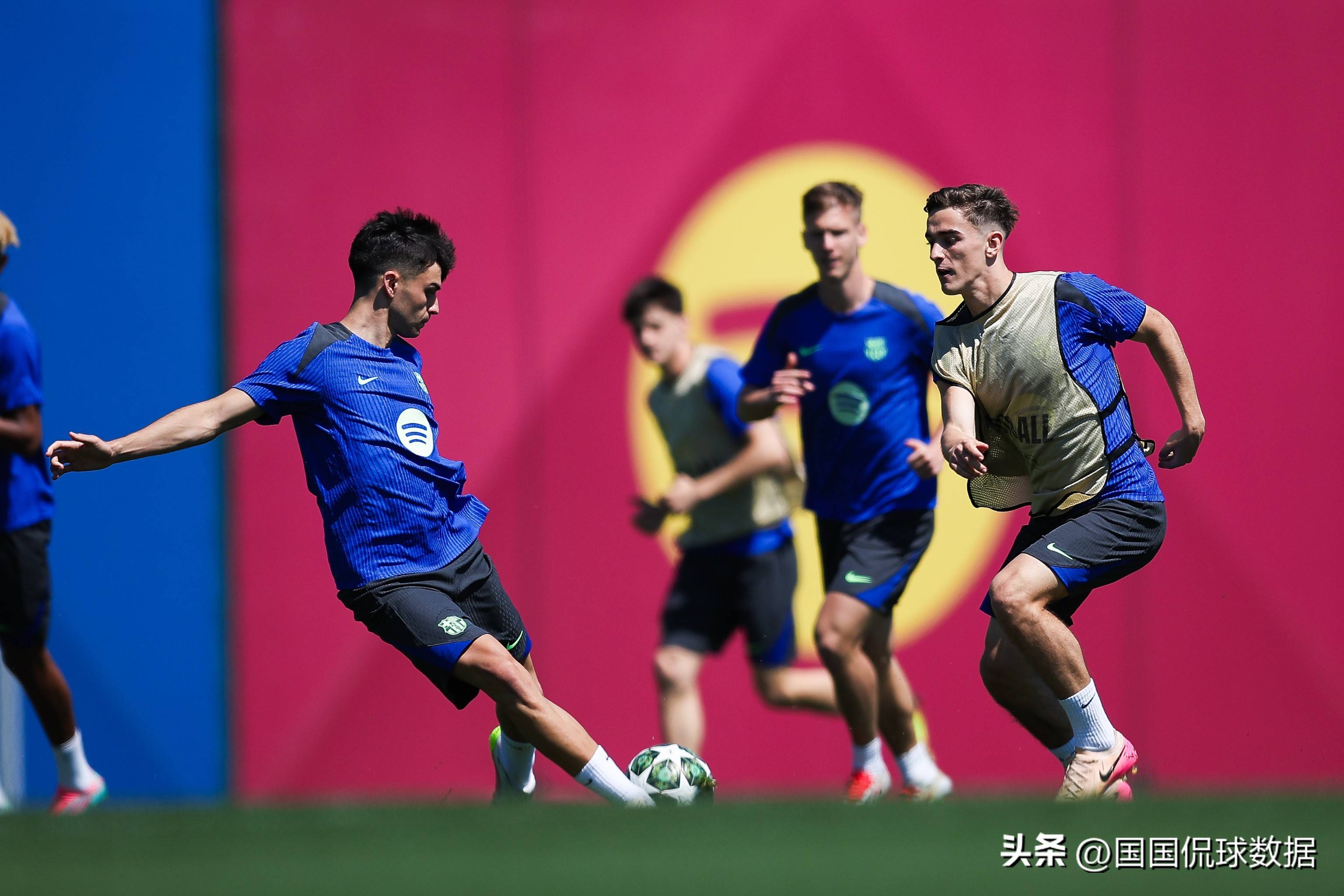 lol视频攻略-包含国际米兰迎欧冠关键赛，今晨内部沟通，气氛紧张，数据趋势出现新变化的词条