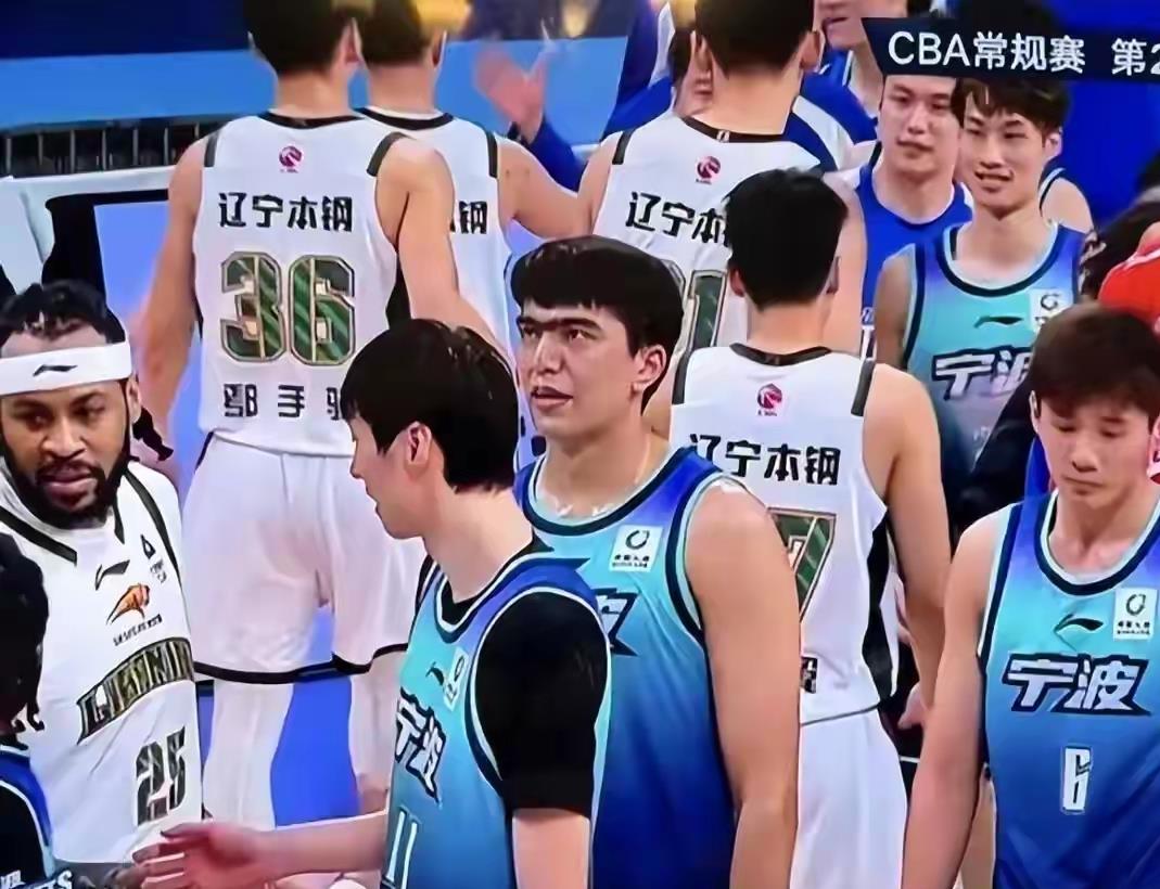 lol攻略-今晚社区盾焦点战，深圳男篮主帅复盘，更衣室稳定，球队文化再被提及的简单介绍